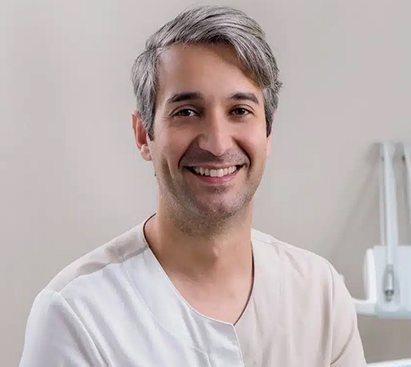 Dr. Victor Muñoz