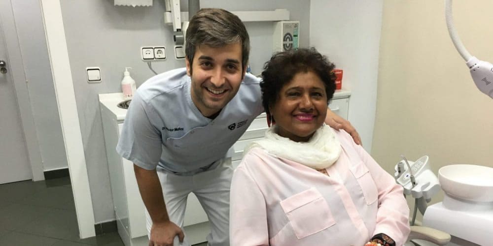 Two dental implant patients tell us their experience