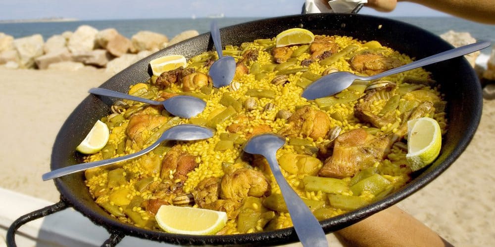 5 dishes of the Valencian gastronomy that you can eat after your treatment with dental implants